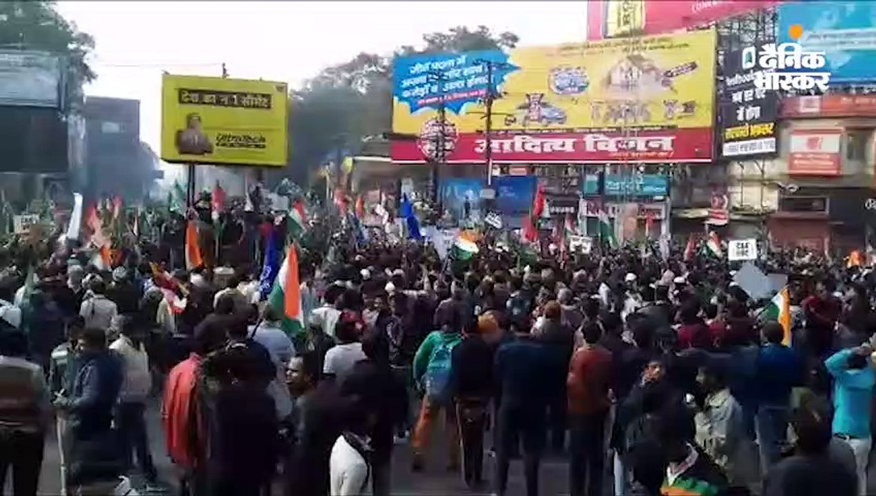 सीएए और एनआरसी के खिलाफ सड़क पर उतरे तेजस्वी, क...