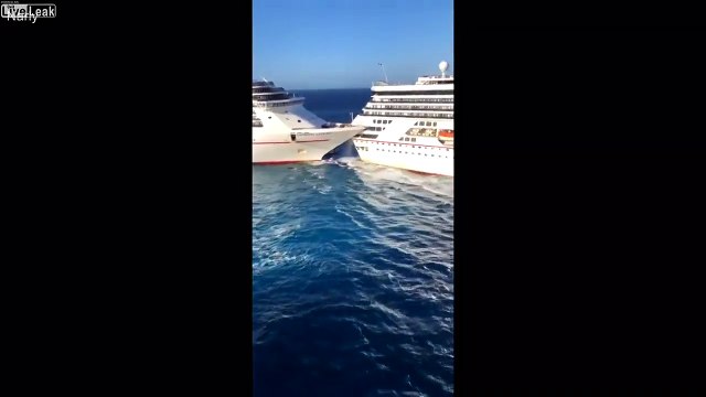 Collision entre 2 paquebots en pleine mer !