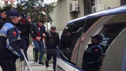 Ora News - Gardiani që vrau dy persona në poliklinikën e Patosit del para gjykatës