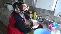 Aksaray Belediyesi yaşlı, engelli ve ihtiyaç sahiplerinin evlerini temizliyor