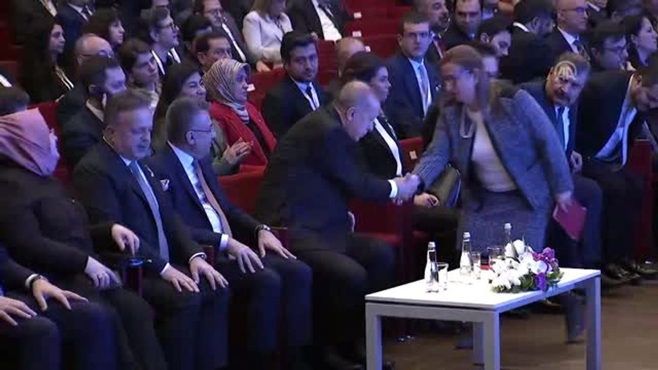 Cumhurbaşkanı Erdoğan: İhracatımızı 500 milyar dolara çıkarma hedefimize sıkı sıkıya bağlıyız