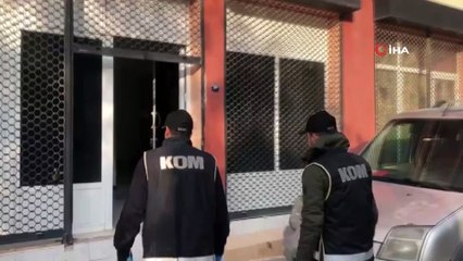 İzmir'de kaçakçılık operasyonları: 4 kişi gözaltında