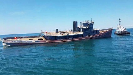 Historic Ship Sinks onto Artificial Reef