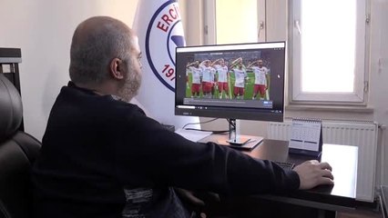 Erciyes Üniversitesi öğretim üyeleri, AA'nın "Yılın Fotoğrafları" oylamasına katıldı