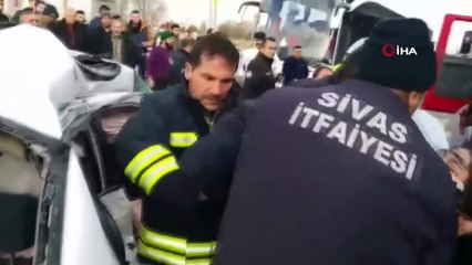 Yolcu otobüsü ile otomobil çarpıştı, nişanlı çifti kaza ayırdı