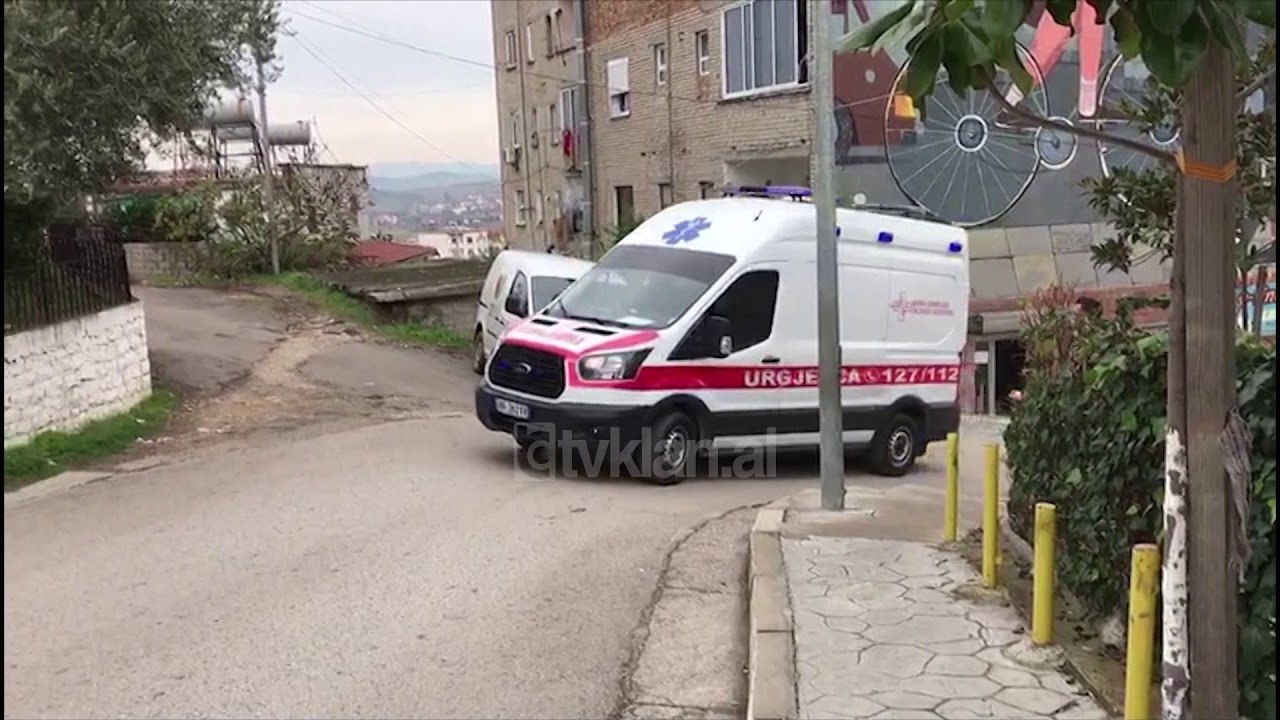 Vrau 2 te rinj ne Patos, burg per Martin Skendajn