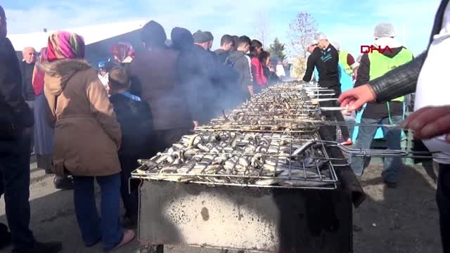Rize 2,5 ton hamsi, 2 saatte tükendi
