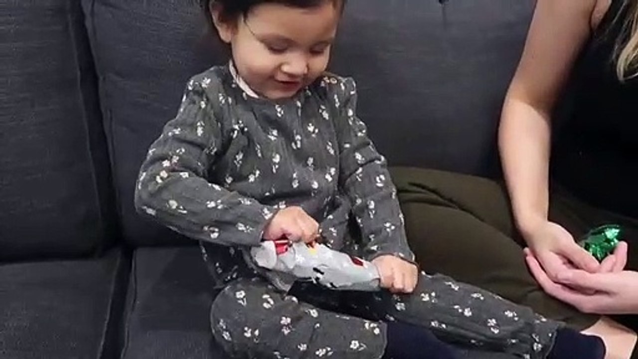 Ce père voulait offrir un cadeau pourri à sa fille, il ne s'attendait pas à sa réaction