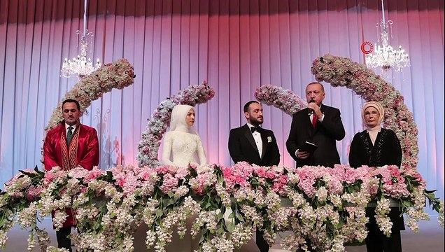 Cumhurbaşkanı Erdoğan, Bakan Turhan’ın oğlunun nikah şahidi oldu