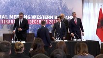 Batı Balkan ülkelerinin liderleri Arnavutluk'ta bir araya geldi (2)