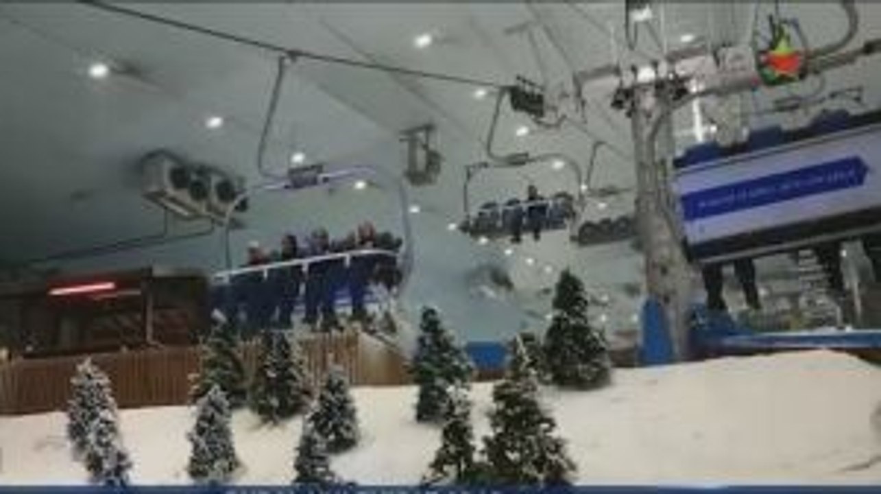Menikmati Suasana Natal di Ski Dubai