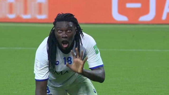 CdM Clubs - Le superbe but de Bafétimbi Gomis
