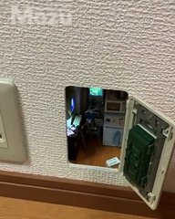 4 ay boyunca uğraşan gencin, evindeki prizin arkasına yaptığı minyatür ev 