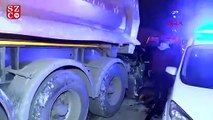 Lüks otomobil hafriyat kamyonuna çarptı: 2 yaralı