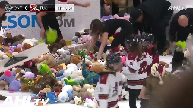 Highlights: Ontario Reign (0) at Tucson Roadrunners (8)