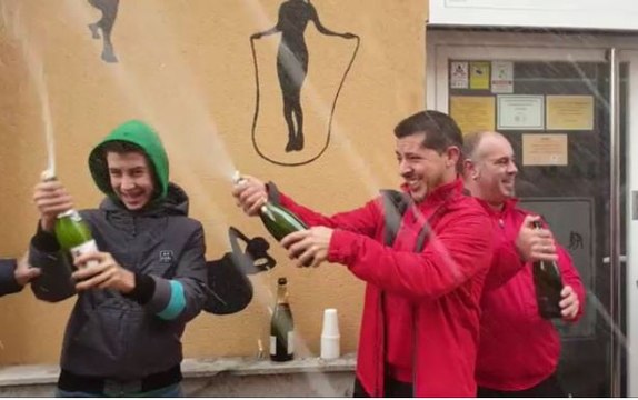 Una escuela de judo de Salamanca reparte 80 millones en participaciones