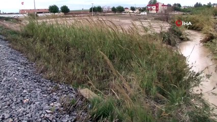 Sular çekildi, sele kapılan otomobiller ortaya çıktı