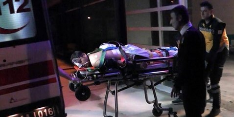 Bıçakladığı arkadaşını hastaneye götürdü