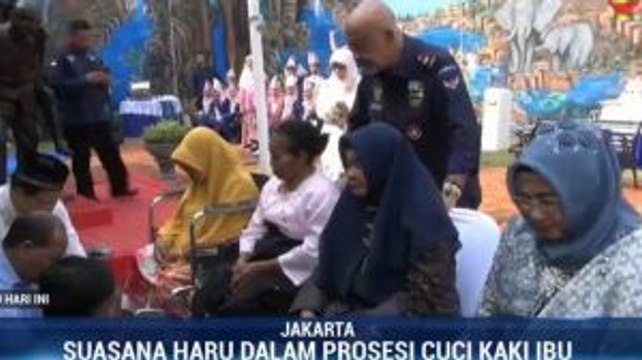 Prosesi Basuh Kaki dalam Peringatan Hari Ibu