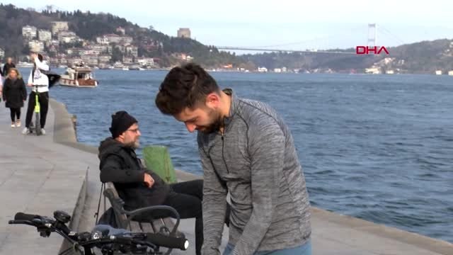 Lodosa aldırış etmeden boğaz'da yüzdüler