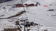 Hakkari'de kayak merkezi sezona hazır