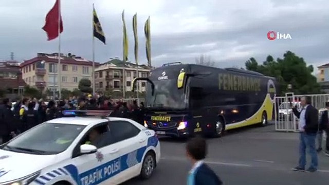 Fenerbahçe, derbi için stada hareket etti
