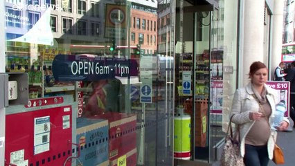 A TESCO üdvözlőlapján üzent titokban egy kínai kényszermunkás