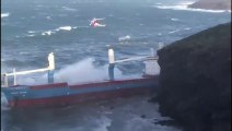 Elicottero Nemo Guardia Costiera in soccorso alla Nave Cdry Blue