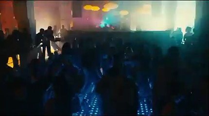 TED - Trailer Oficial de Seth MacFarlane, do criador de Uma família da Pesada [Universal Pictures]