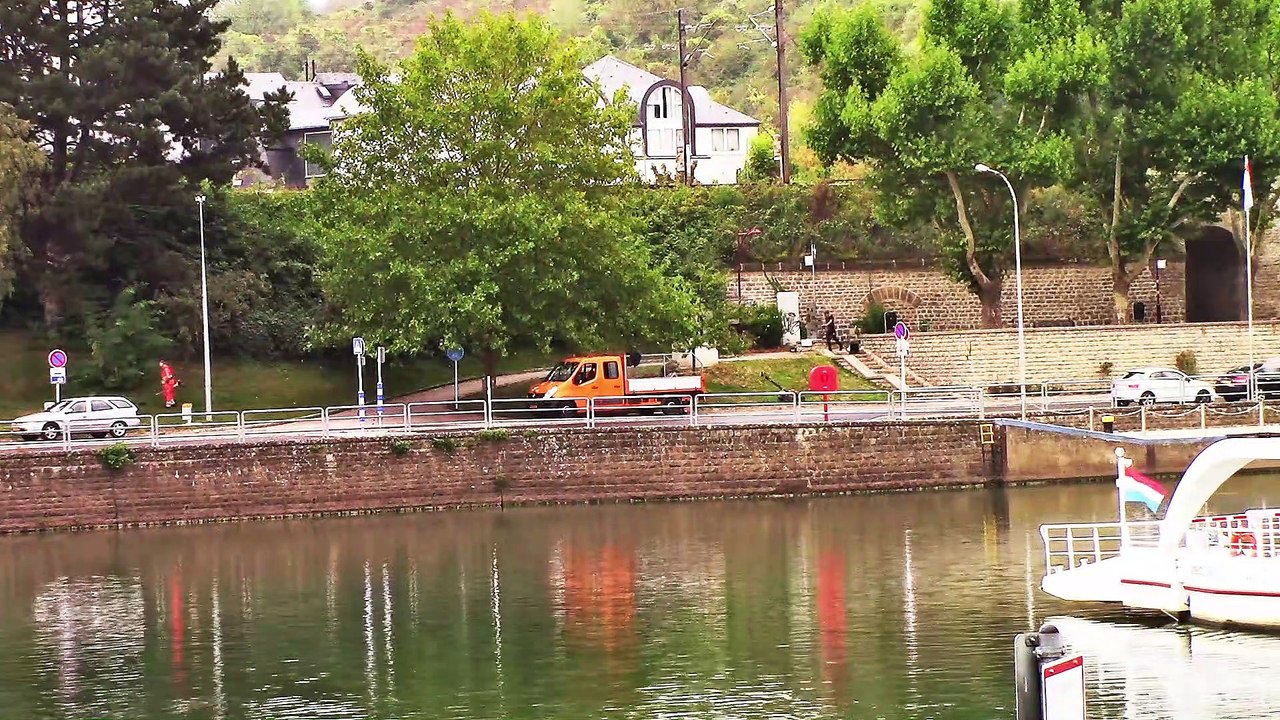 Die Autofähre Ober-Wasser-Billig