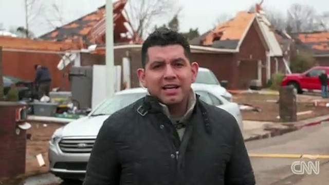 Casi 30 tornados azotaron el sureste de EE.UU, hay 3 muertos, mas de 15 heridos y serios destrozos