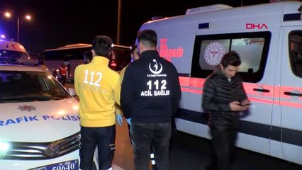 Tem'de makas atarak ilerlerken iki araca çarptı 3 yaralı