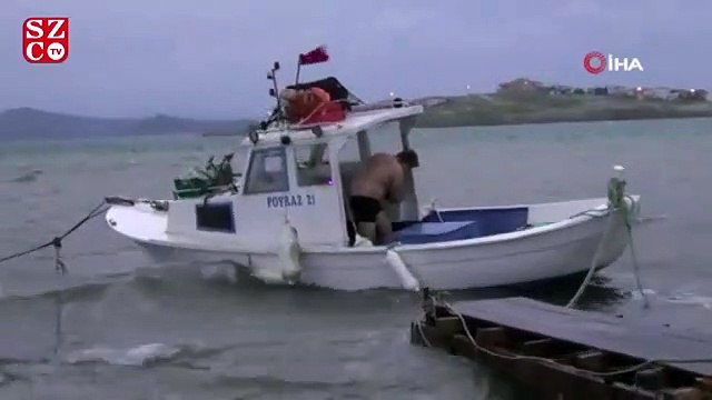 Ayvalık’ta şiddetli lodos etkili oluyor