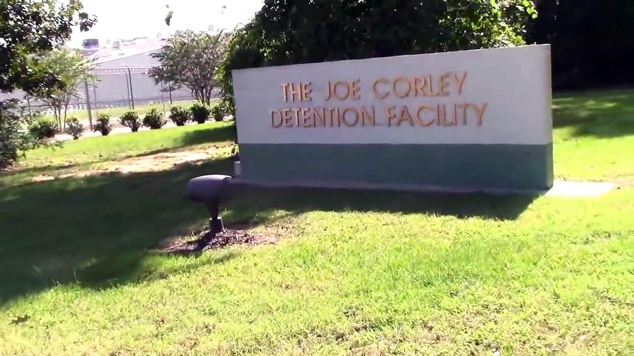 Send U.S. Marshals Out Here With Weapons Man Has Camera - 1st Amendment Audit