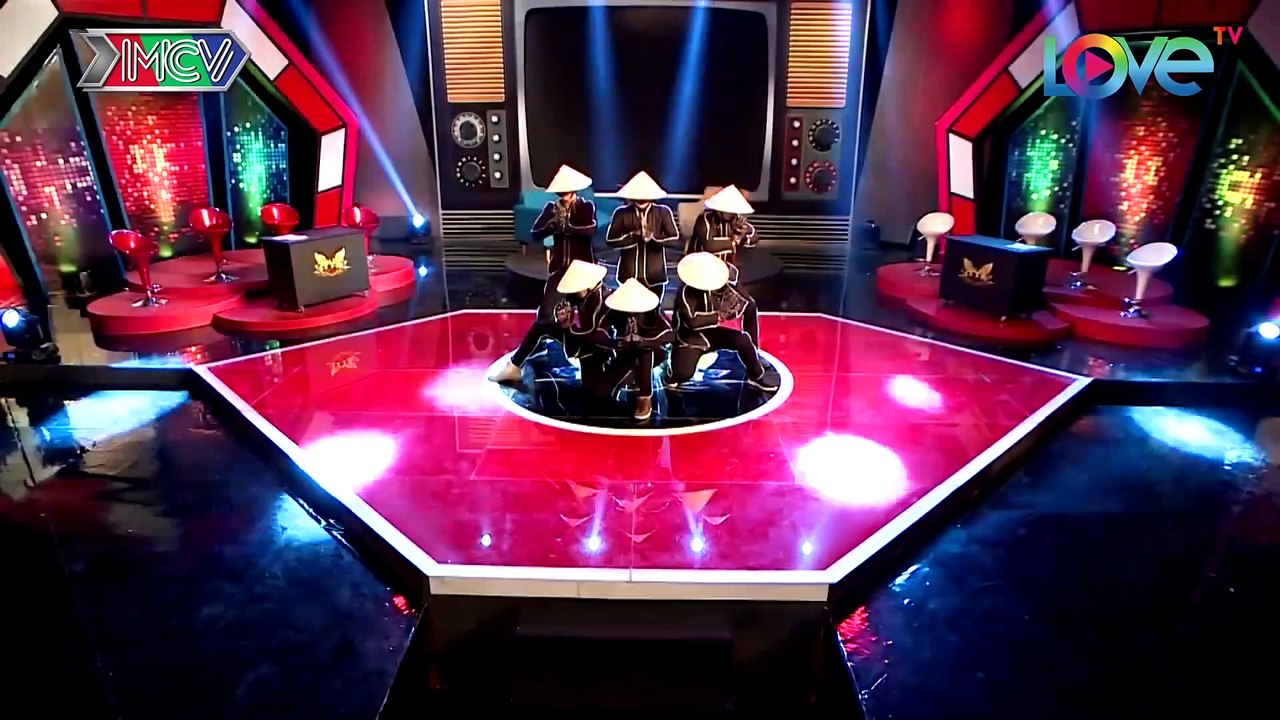 MON HOÀNG ANH -mãn nhãn- và so tài với nhóm nhảy ĐỘC NHẤT Việt Nam 