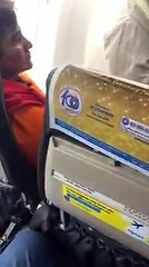 पसंदीदा सीट नहीं मिलने पर विमान में ही धरने पर बैठीं साध्वी प्रज्ञा
