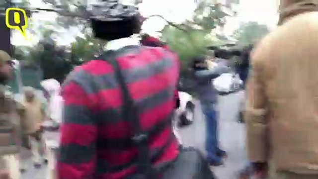 Police Detain Anti-CAA Protesters from Outside Delhi's UP Bhawan