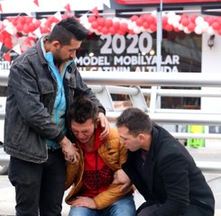 Ehliyetsiz genç, karıştığı kazanın ardından gözyaşlarına boğuldu