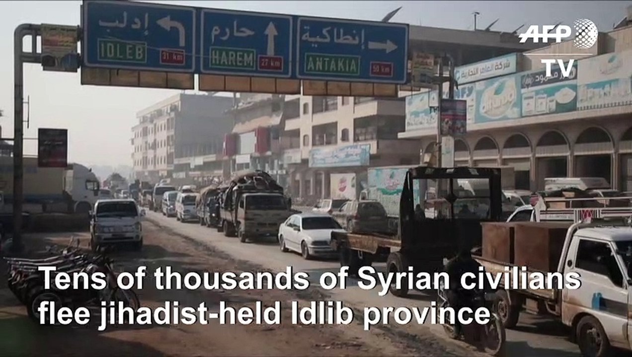 Syrians flee in mass uptick in bombardment on southern Idlib