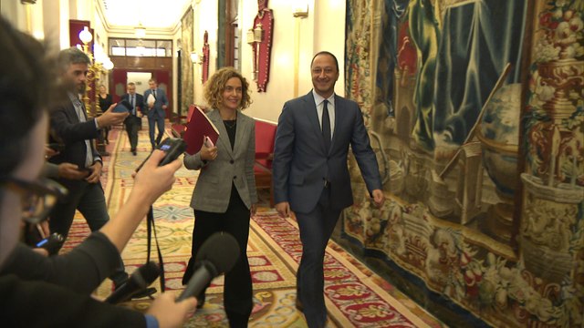 Diputados entrando a la reunión de la Mesa del Congreso