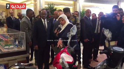 وزير الدفاع الصومالى يستفسر عّن أسعار منتجات العربية للتصنيع