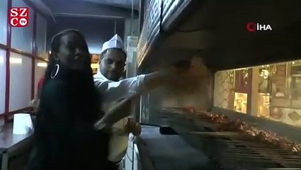 Dünyaca ünlü vokalist Della Miles elinden kebap