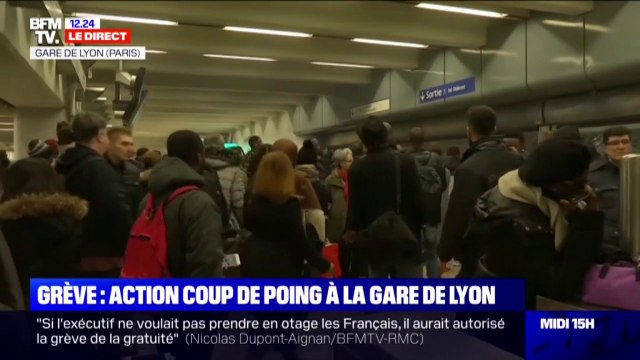 Grève: la ligne 1 a été fermée après que des manifestants ont allumé des fumigènes dans la gare de Lyon à Paris