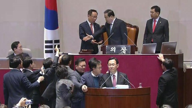 [현장영상] 한국당, 국회의장 필리버스터 거부에 강력 항의 / YTN