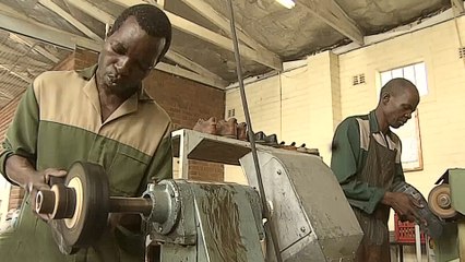 Zimbabwe economy: Dire blackouts affect jobs, manufacturing