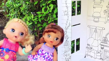 下载视频: La muñeca Baby Alive Sara pinta casita--- Jugando muñecas y juguetes con Andre para niñas y niños