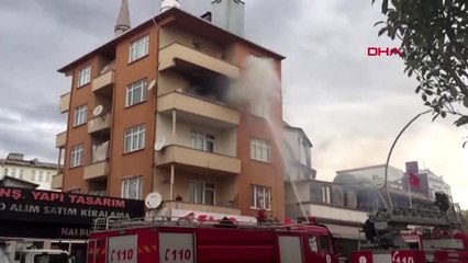 Kocaeli balkondaki odunlar tutuşunca yangın çıktı