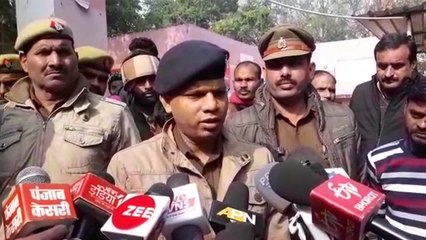 वाराणसी: एसएसपी ऑफिस के बाहर रेप पीड़िता ने परिवार के साथ खाया जहर, पुलिस पर लगाए गंभीर आरोप