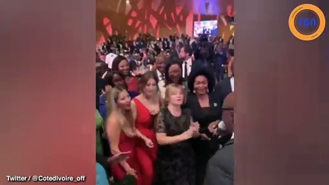 Brigitte Macron danse sur du Magic System : elle est méconnaissable !