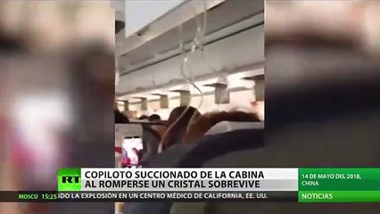 Copiloto que casi es succionado por la ventanilla del avión sobrevive milagrosamente